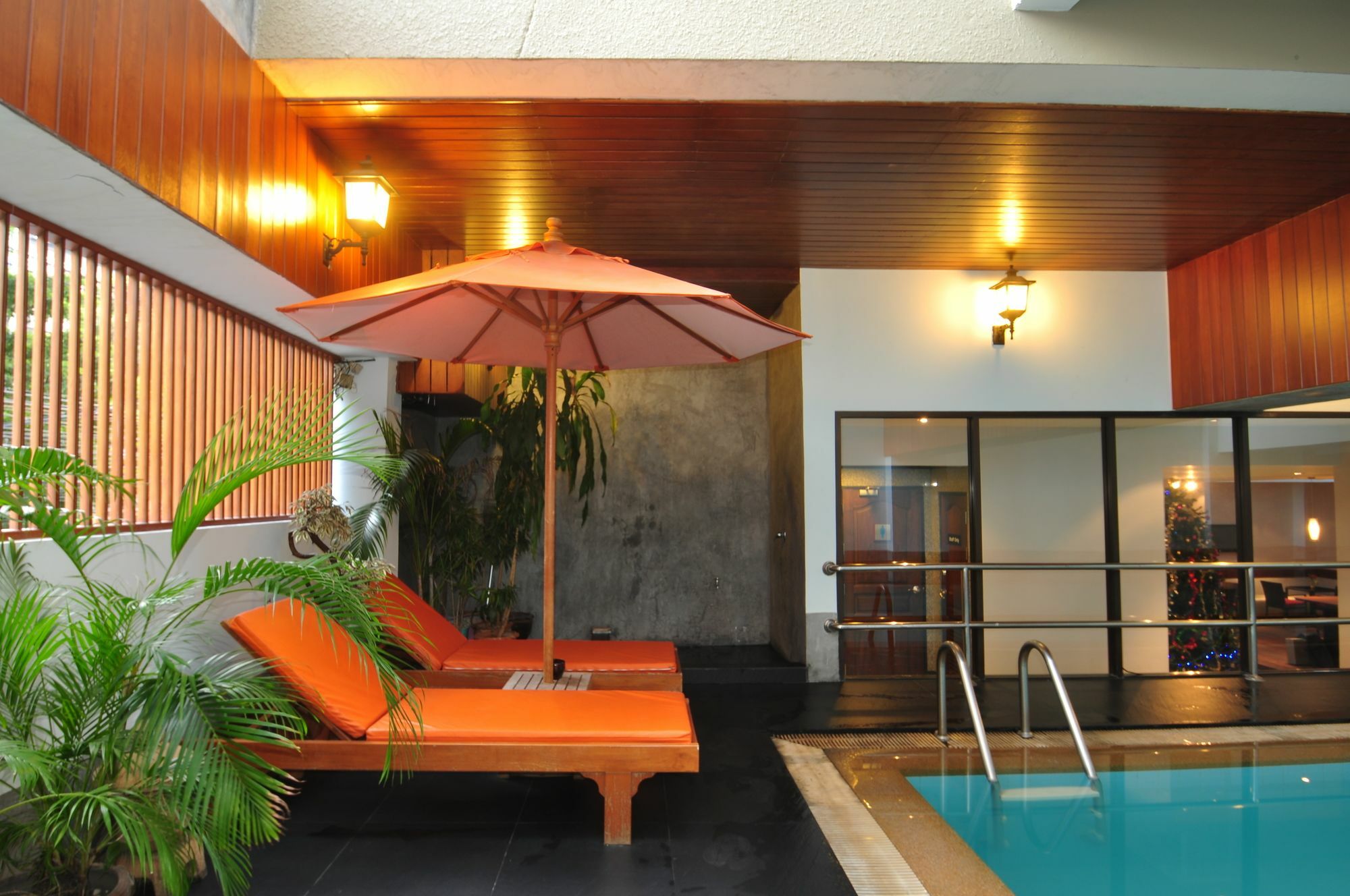 The Euro Grande Hotel Bangkok Exterior photo